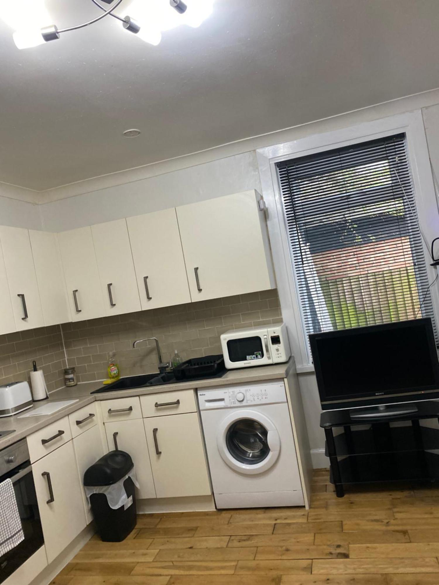1 Bedroom Ground Floor Flat With Garden *