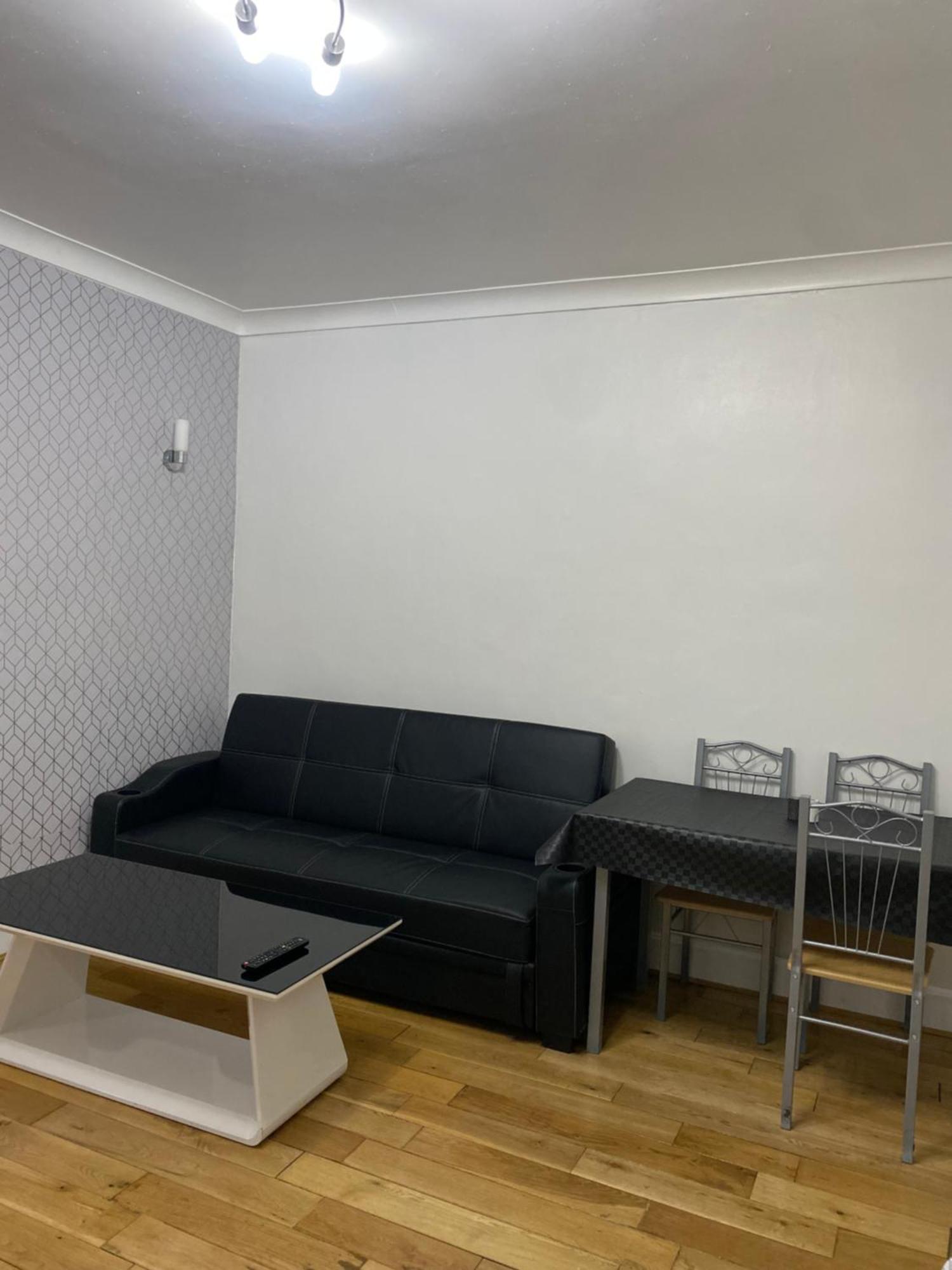 1 Bedroom Ground Floor Flat With Garden * Greenford (Greater London)